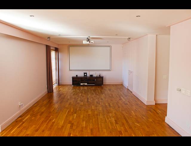 4 BEDROOM HOUSE FOR SALE IN CONSTANTIA